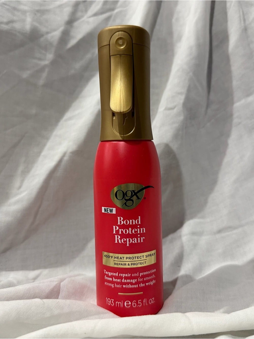OGX Bond Protein Repair Heat Protectant Spray — Red
